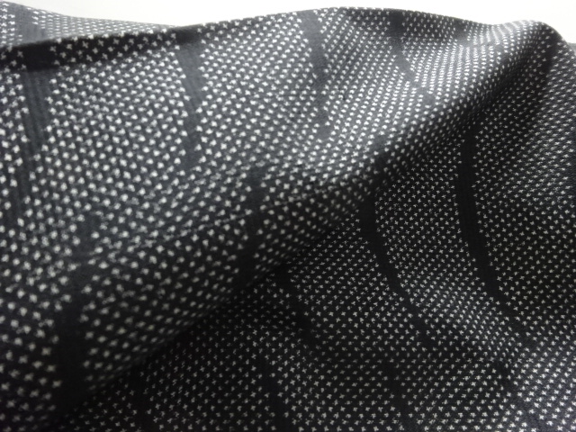  未使用品　抽象模様織出し本場泥大島紬羽織（5マルキ）